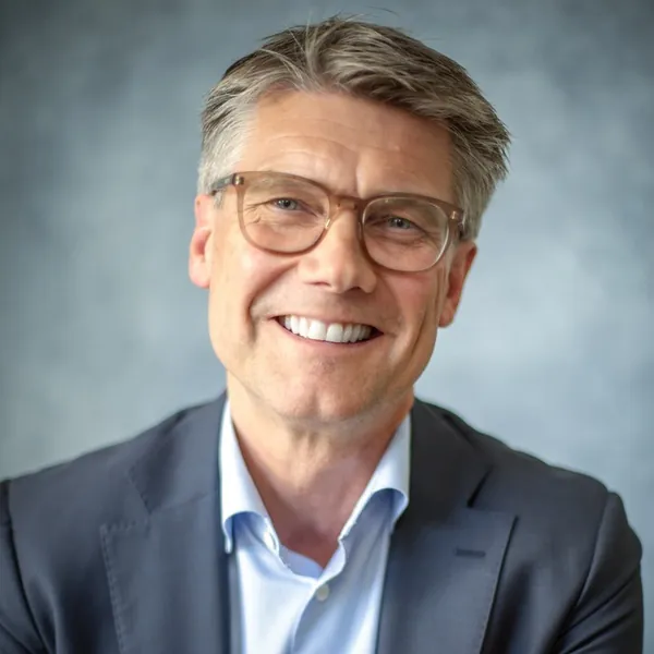 Fredrik Erlandsson — Co-founder, Henson's Consulting