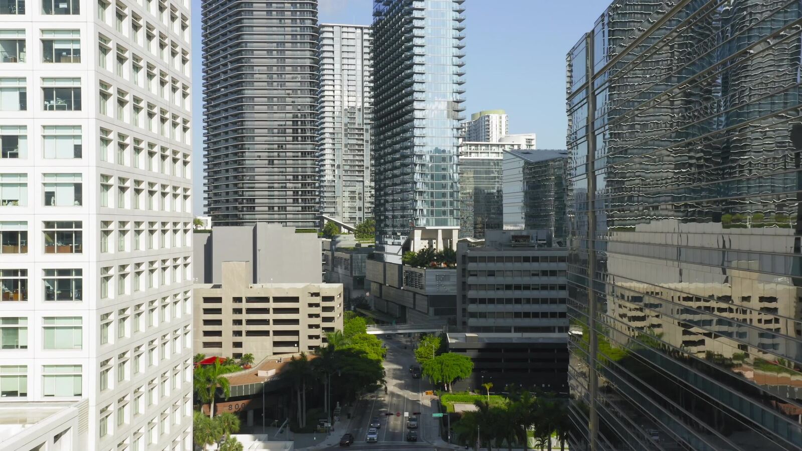 City financial district skyline — Henson's Consulting