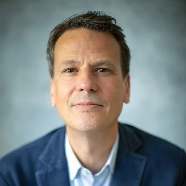 Marco N. Faes — Co-founder, Henson's Consulting
